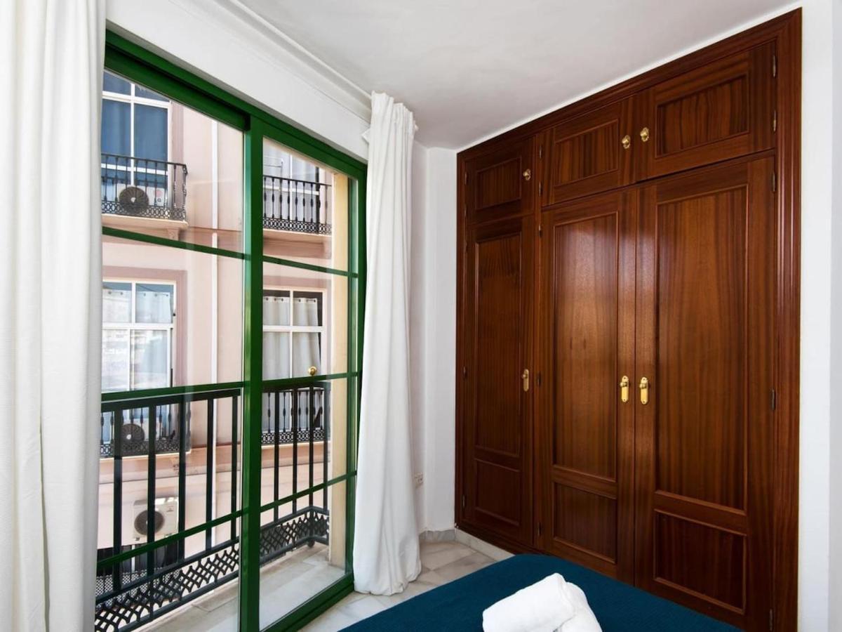 Rosaleda Center Apartment Malaga Bagian luar foto